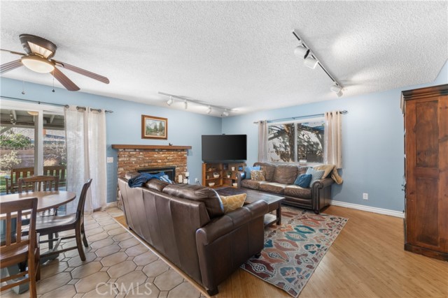 Detail Gallery Image 23 of 60 For 1635 Staffordshire, Lancaster,  CA 93534 - 4 Beds | 3 Baths