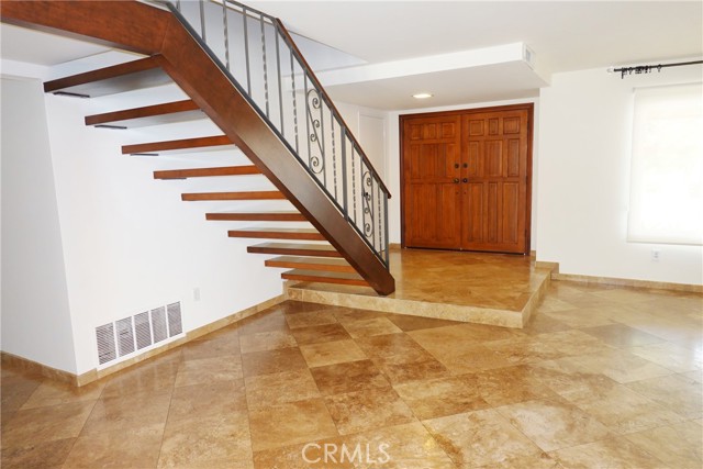 Detail Gallery Image 10 of 39 For 6232 Hesperia Ave, Encino,  CA 91316 - 3 Beds | 2/1 Baths