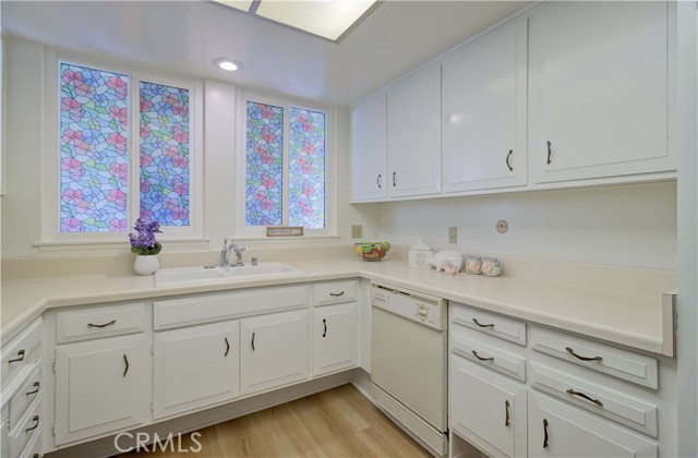 Detail Gallery Image 11 of 32 For 389 Avenida Castilla #Q,  Laguna Woods,  CA 92637 - 2 Beds | 2 Baths