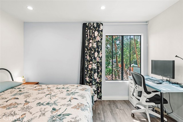 Detail Gallery Image 22 of 32 For 5009 Woodman Ave #205,  Sherman Oaks,  CA 91423 - 2 Beds | 2 Baths
