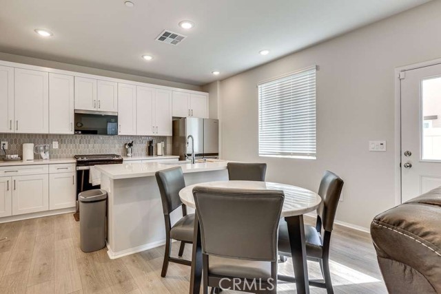 Detail Gallery Image 8 of 32 For 28538 via Prago, Temecula,  CA 92591 - 4 Beds | 3 Baths