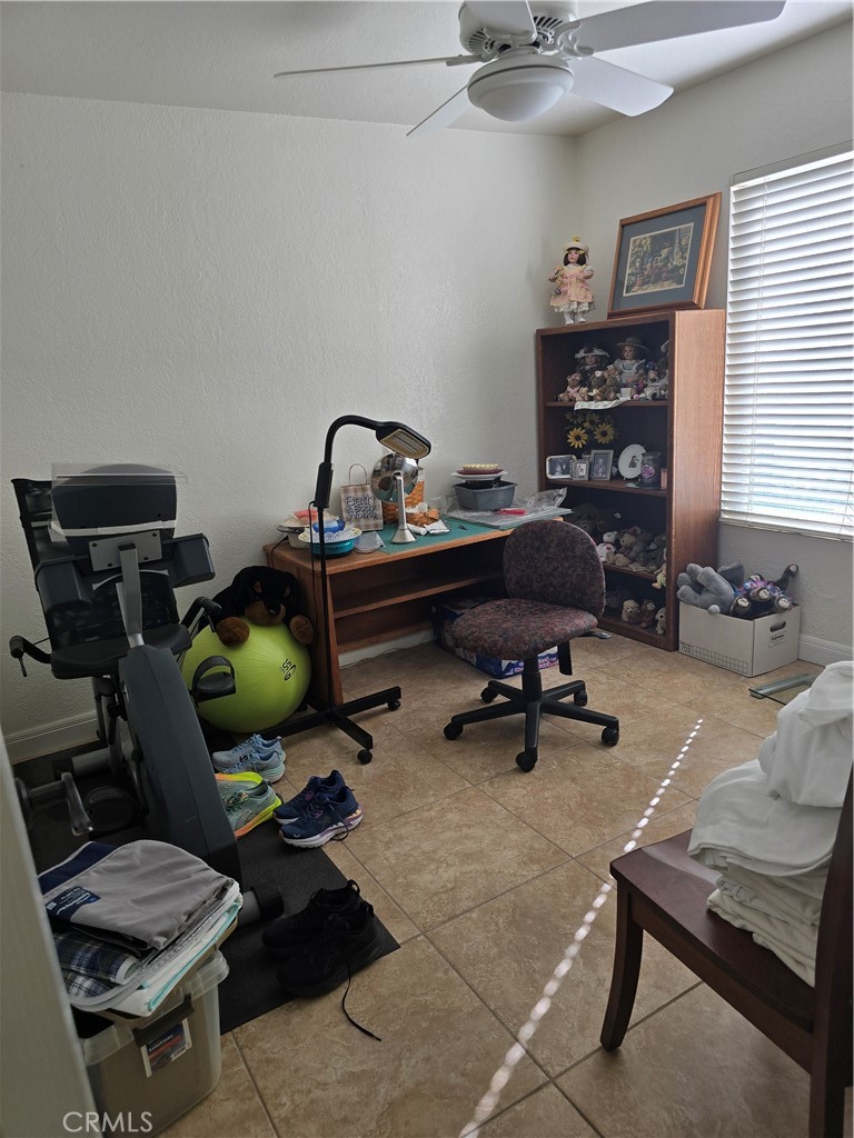 https://media.crmls.org/medias/f72a24e0-25b0-430c-bc09-649963bf11cc.jpg?preset=X-Large