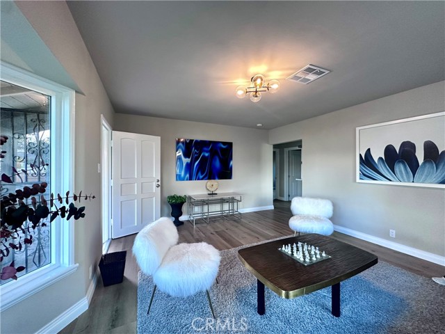 Detail Gallery Image 4 of 19 For 233 Russell, Monterey Park,  CA 91755 - 2 Beds | 1 Baths