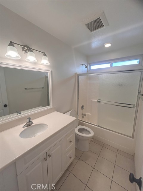Detail Gallery Image 20 of 32 For 2641 Santa Ana Ave #D,  Costa Mesa,  CA 92627 - 3 Beds | 3/1 Baths