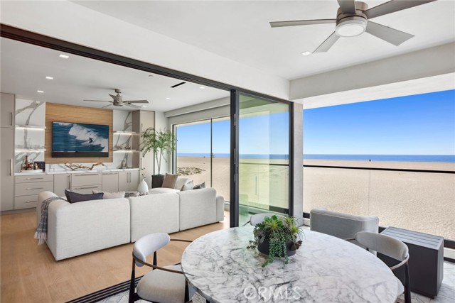 706 W Oceanfront, Newport Beach CA: https://media.crmls.org/medias/f72c006a-2337-4423-89df-0cb37441f641.jpg