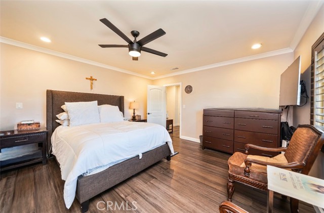 6246 Knox Avenue, Fontana CA: https://media.crmls.org/medias/f72c13b8-0a6a-4b54-bfd0-289f73128ae6.jpg