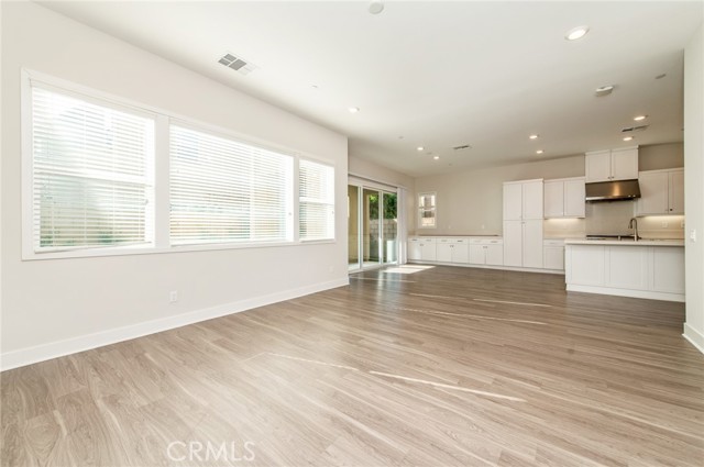 Detail Gallery Image 13 of 38 For 631 Cardona, Lake Forest,  CA 92630 - 5 Beds | 4 Baths