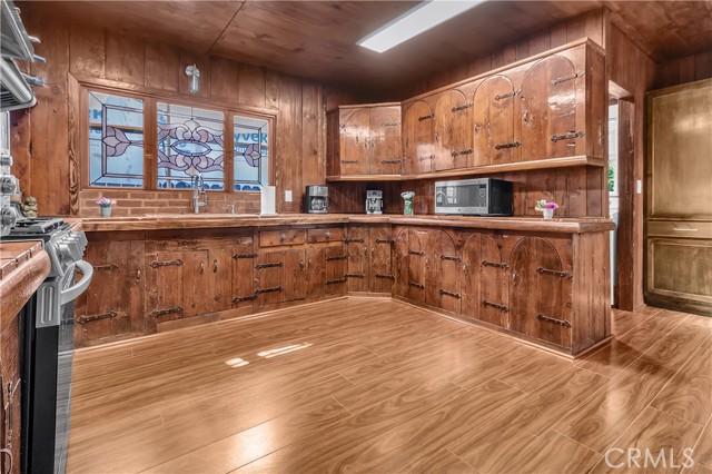 Detail Gallery Image 16 of 60 For 1434 N Genesee Ave, Los Angeles,  CA 90046 - 5 Beds | 2 Baths