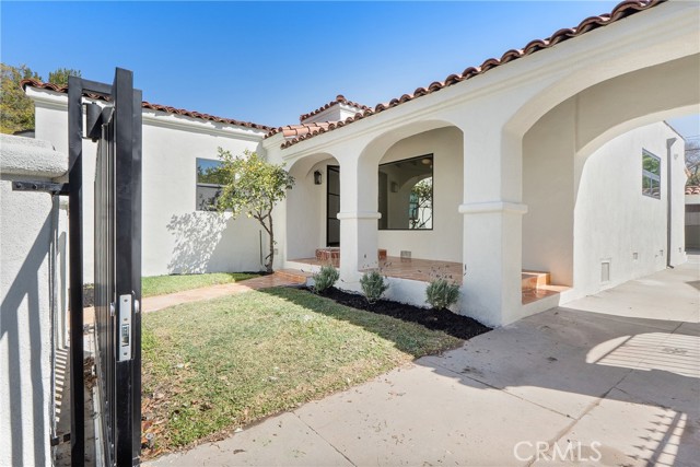 3924 Dublin Avenue, Los Angeles CA: https://media.crmls.org/medias/f72d112d-f8fa-463c-b059-962f8bcdc7a7.jpg