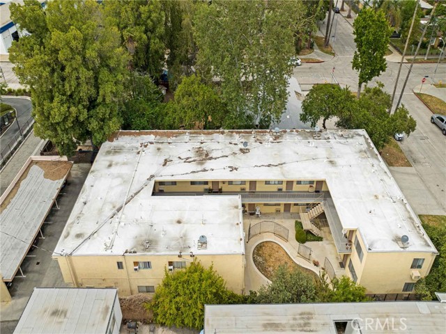 7049 Vassar Avenue, Canoga Park CA: https://media.crmls.org/medias/f72d4564-db0f-4a2e-a21a-1b86097dcf4c.jpg
