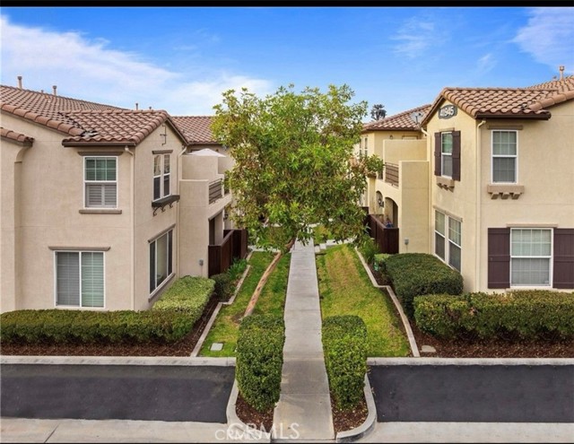 41945 Davenport Way, Murrieta CA: https://media.crmls.org/medias/f72e0083-7093-43f8-b690-3a34195e9a65.jpg