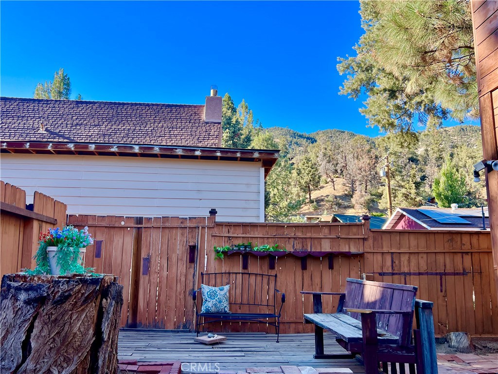 https://media.crmls.org/medias/f72e7042-3870-4472-aa05-dced33b5b721.jpg?preset=X-Large
