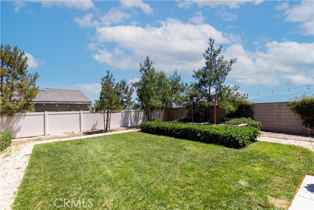 Image 31 of 39 For 691 Black Cherry Street