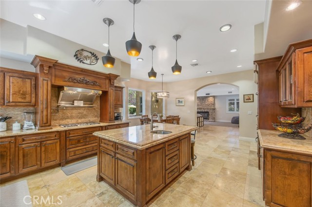 Detail Gallery Image 22 of 62 For 21120 Placerita Canyon Rd, Newhall,  CA 91321 - 5 Beds | 6 Baths