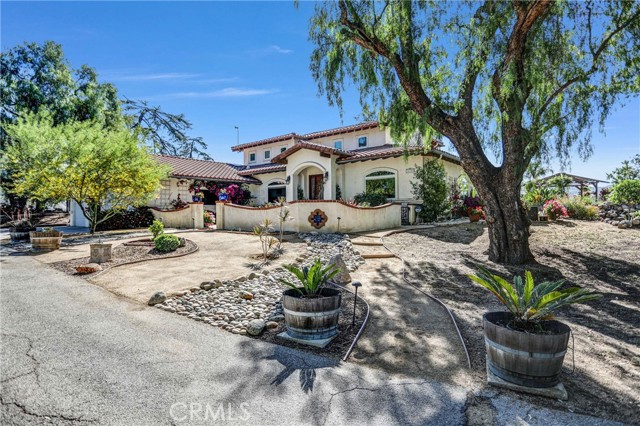 10345 McBroom Street, Sunland CA: https://media.crmls.org/medias/f72fb299-4661-4a34-b5b8-d0325dc277ab.jpg