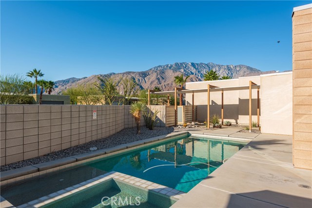 Detail Gallery Image 8 of 37 For 1126 Lucent Ct, Palm Springs,  CA 92262 - 3 Beds | 3 Baths