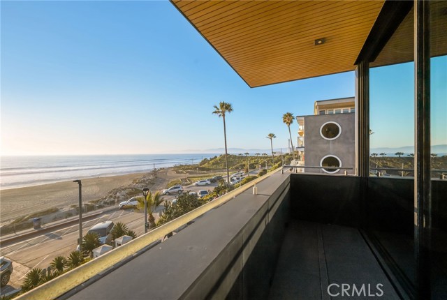 4320 The Strand, Manhattan Beach, California 90266, 3 Bedrooms Bedrooms, ,1 BathroomBathrooms,Residential,For Sale,The Strand,SB25006940