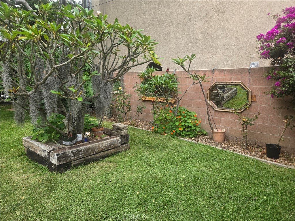 https://media.crmls.org/medias/f7312c36-7d20-4e65-a199-45b8f3188eeb.jpg?preset=X-Large
