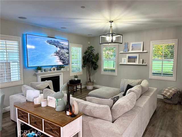 Detail Gallery Image 5 of 28 For 5053 S Heritage Paseo, Ontario,  CA 91762 - 3 Beds | 2/1 Baths