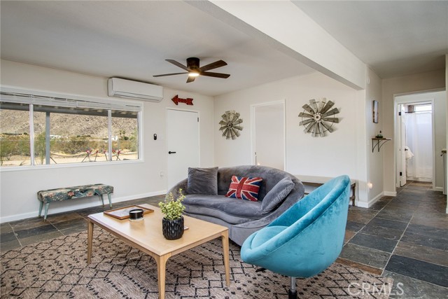4574 Avenida Del Sol, Joshua Tree CA: https://media.crmls.org/medias/f7324393-fbfe-4c53-bcf8-ebb76c66c9de.jpg