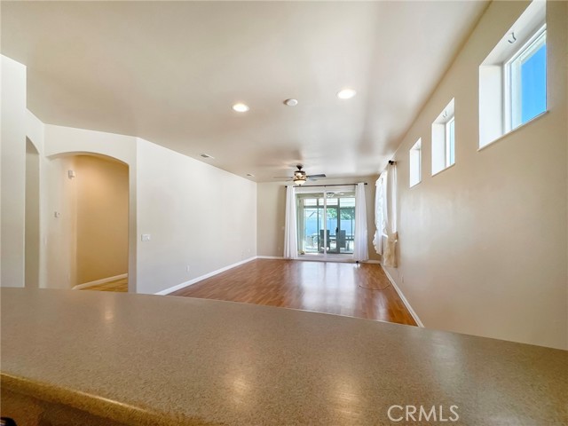 19642 Castle Harbor Court, Apple Valley CA: https://media.crmls.org/medias/f732c4f0-37fa-430e-bfb2-6ca09f4bc8d4.jpg