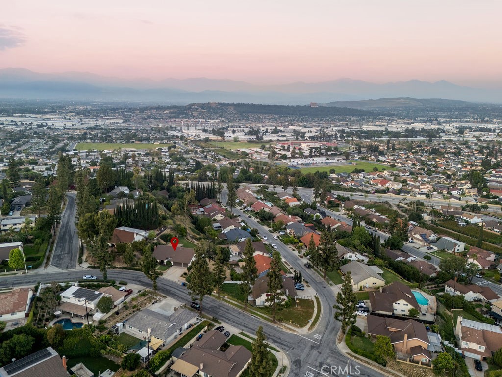 https://media.crmls.org/medias/f7333cb9-b398-4134-88c8-ad0e1dcdc4b2.jpg?preset=X-Large