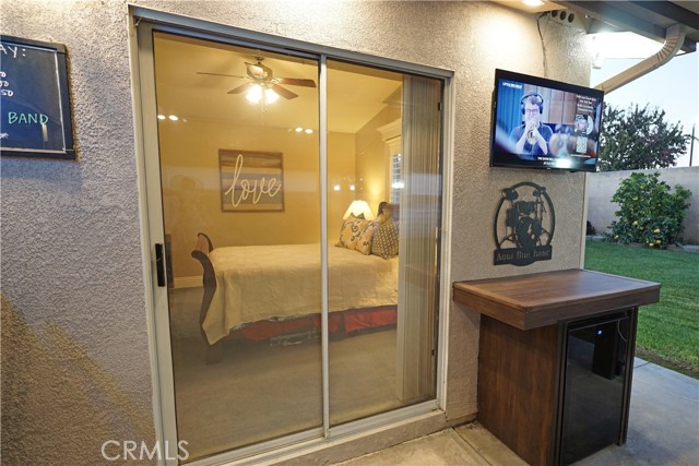 328 Manzanita Court, Ontario CA: https://media.crmls.org/medias/f7334b54-f913-450c-98f8-101d7b94316d.jpg