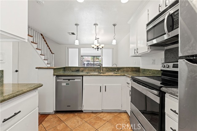 Detail Gallery Image 7 of 39 For 16 Lakepines, Irvine,  CA 92620 - 2 Beds | 1/1 Baths