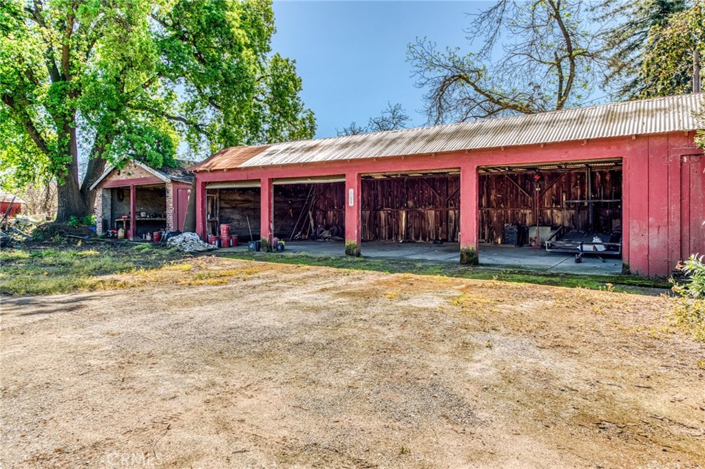 https://media.crmls.org/medias/f735136e-1c07-48c9-a222-8119a36c9531.jpg?preset=X-Large