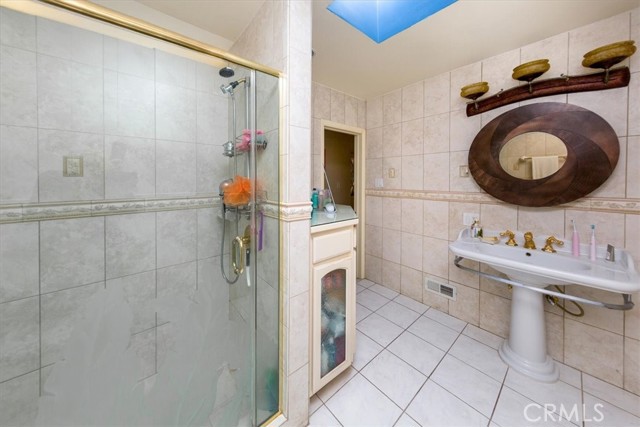 Detail Gallery Image 24 of 56 For 8547 Amestoy, –,  CA 91325 - 5 Beds | 4 Baths