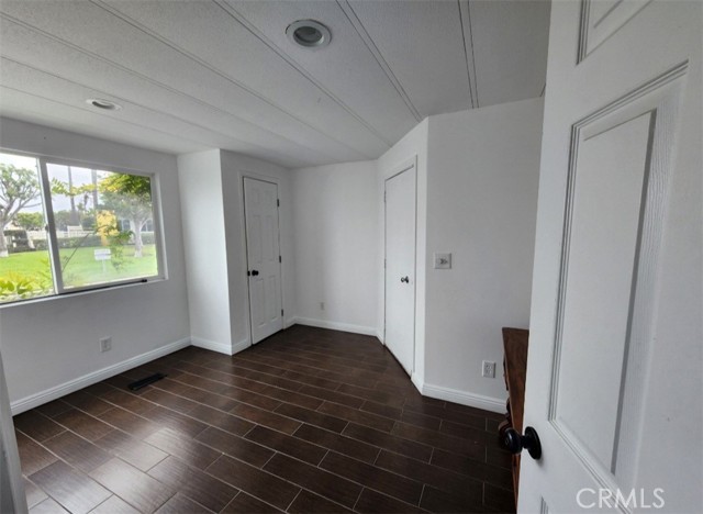 Detail Gallery Image 5 of 13 For 21851 Newland #127,  Huntington Beach,  CA 92646 - 4 Beds | 2 Baths