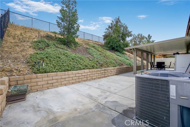 18019 Lapis Lane, San Bernardino CA: https://media.crmls.org/medias/f736334e-a4d1-495a-91e4-352263da7495.jpg