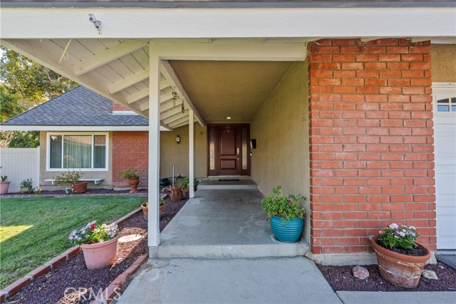 Detail Gallery Image 5 of 41 For 23439 via Elisandra, Valencia,  CA 91355 - 5 Beds | 3 Baths