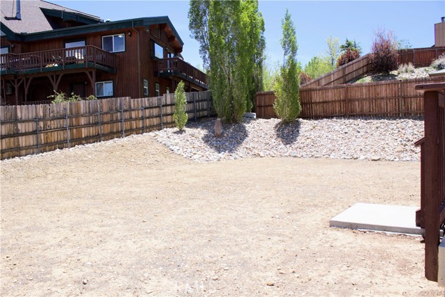 Detail Gallery Image 5 of 29 For 218 Crimson Cir, Big Bear City,  CA 92314 - 3 Beds | 2 Baths