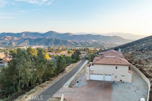 9455 Hierba Road, Agua Dulce, California 91390, 5 Bedrooms Bedrooms, ,5 BathroomsBathrooms,Single Family Residence,For Sale,Hierba,SR25008894