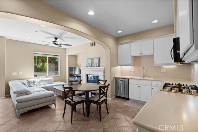 Detail Gallery Image 5 of 48 For 18 Moonstone, Irvine,  CA 92602 - 3 Beds | 2/1 Baths