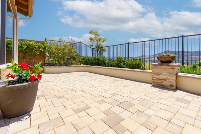 14 Garza, Rancho Mission Viejo CA: https://media.crmls.org/medias/f7380b32-8c43-4057-8b03-0e842017ae87.jpg