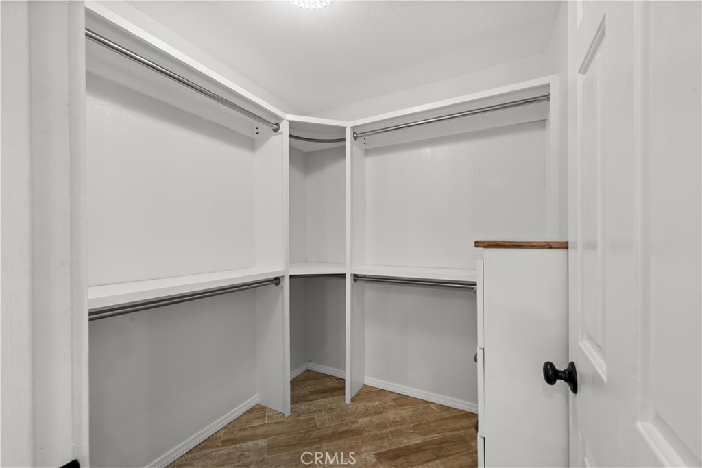 https://media.crmls.org/medias/f7384db1-7423-45f6-b03e-46467709afdd.jpg?preset=X-Large