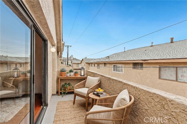 Detail Gallery Image 6 of 13 For 1716 W 146th St #2,  Gardena,  CA 90247 - 3 Beds | 2/1 Baths