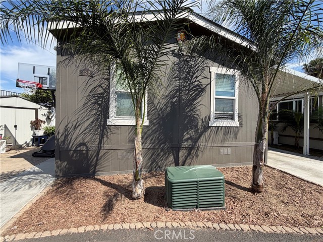 Front Image Thumbnail for CRDW26066542