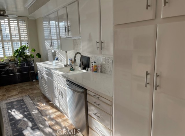 Detail Gallery Image 17 of 35 For 14521 Benefit St #306,  Sherman Oaks,  CA 91403 - 2 Beds | 2 Baths