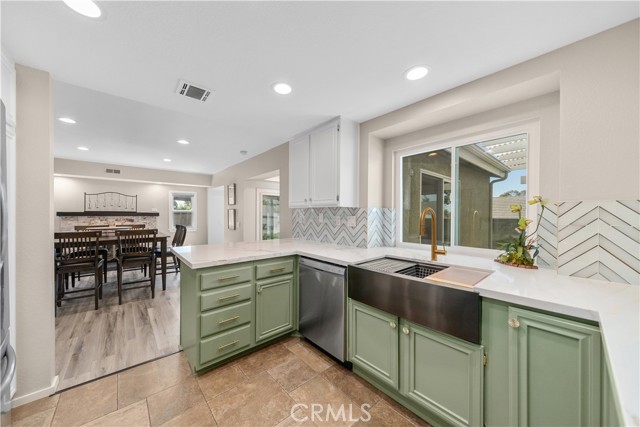 1440 Amanda Place, Upland CA: https://media.crmls.org/medias/f73a9a9a-20bf-49b4-8ab2-2ea19fc27a8f.jpg