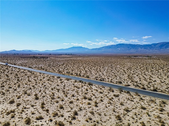 37898 Old Woman Springs Road, Lucerne Valley CA: https://media.crmls.org/medias/f73aa970-f36f-4f0e-a05c-7bc4a39a7350.jpg