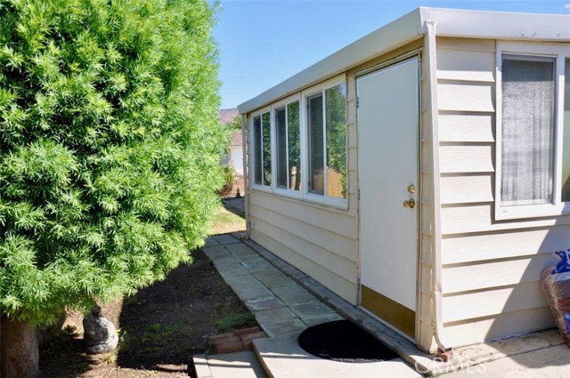 11610 Dodd Street, Yucaipa CA: https://media.crmls.org/medias/f73b12a8-336e-4551-9590-4f6627eaaf39.jpg
