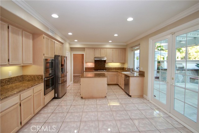 Detail Gallery Image 7 of 31 For 11 Pienza, Irvine,  CA 92606 - 5 Beds | 3 Baths