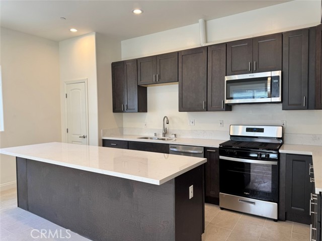 Detail Gallery Image 19 of 39 For 11602 Valley View Ave #4,  Whittier,  CA 90604 - 4 Beds | 4/1 Baths