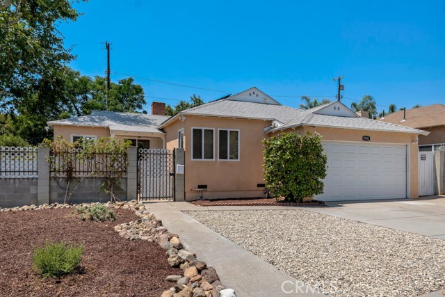 8901 Amigo Avenue, Northridge CA: https://media.crmls.org/medias/f73f113e-802d-4178-8418-c16dc06040e1.jpg