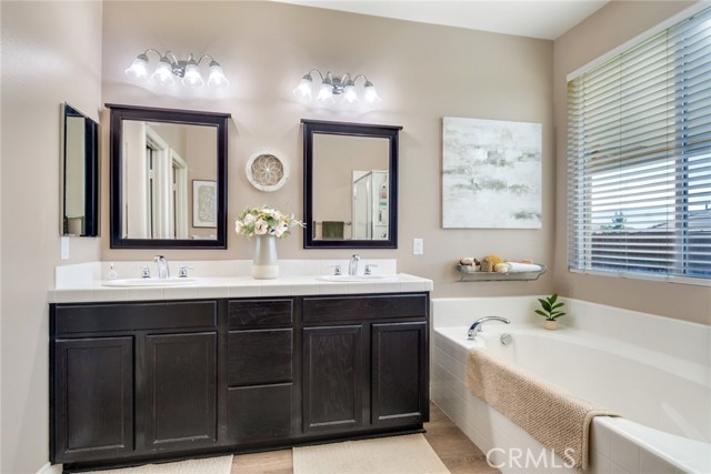 17973 Passionflower Lane, San Bernardino CA: https://media.crmls.org/medias/f74008bc-e7e6-47d8-aa0f-f73f216c5c93.jpg