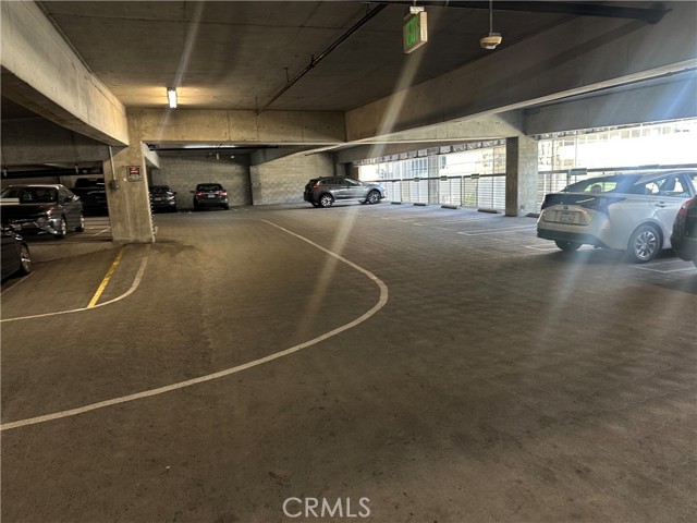 645 W 9th Street, Los Angeles CA: https://media.crmls.org/medias/f741d747-586e-436f-aa4c-284000dfb7e1.jpg