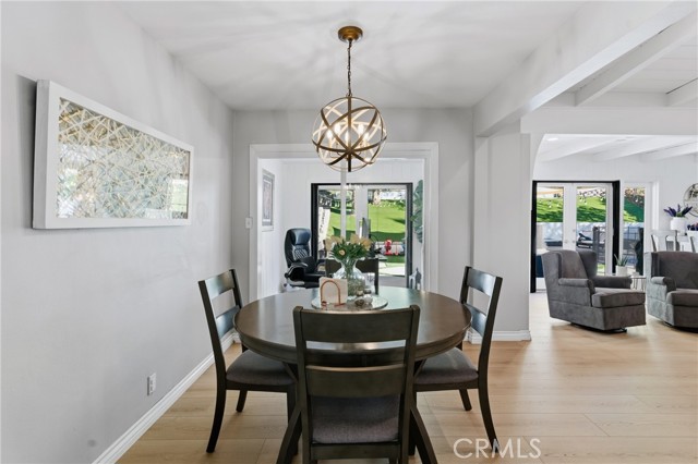 Detail Gallery Image 12 of 36 For 5244 Vanalden, Tarzana,  CA 91356 - 3 Beds | 2/1 Baths